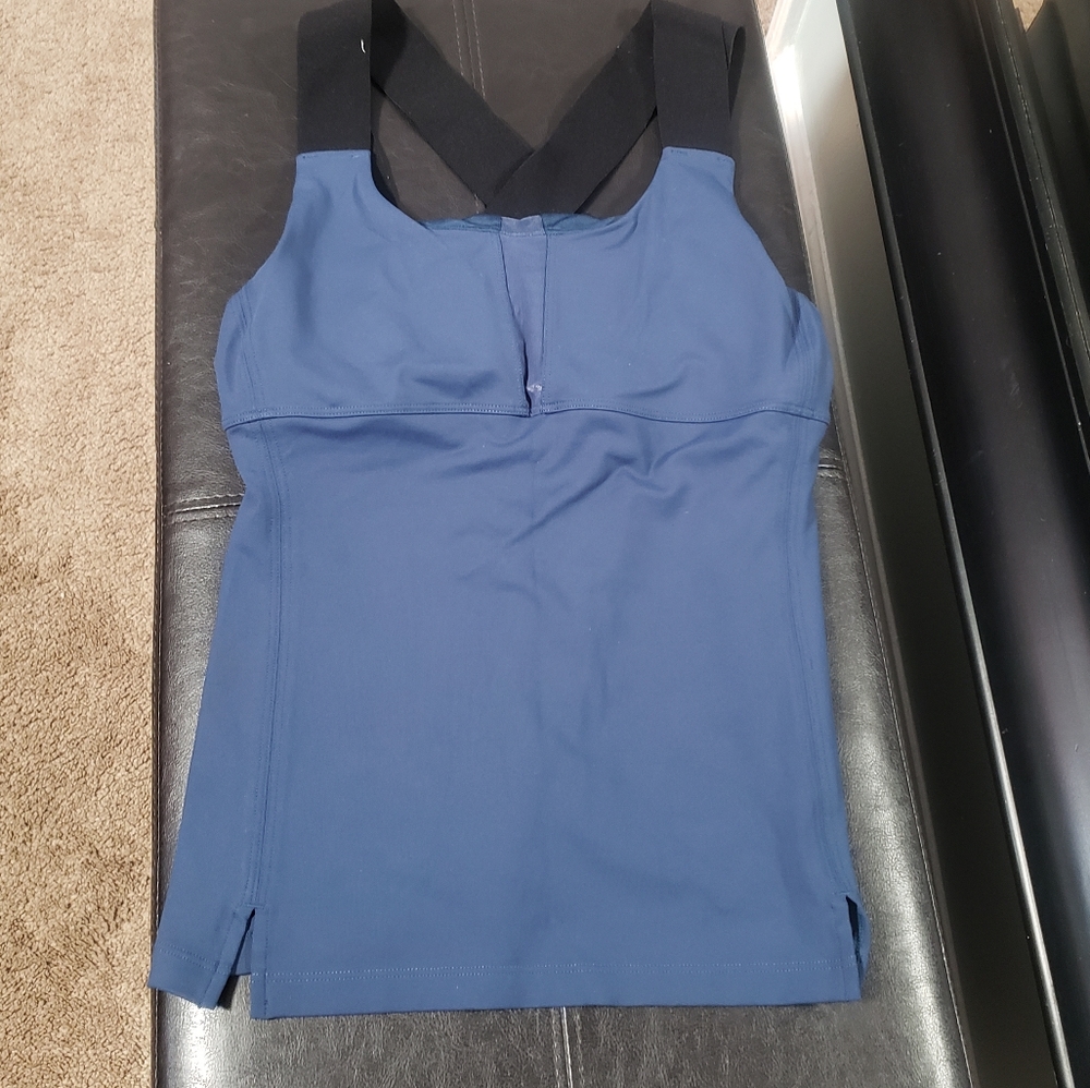 Alo yoga top small